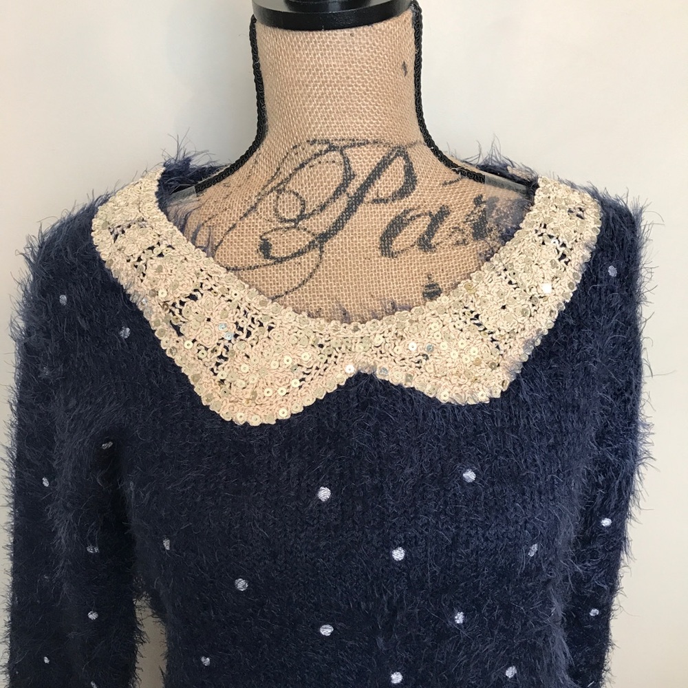 Beautiful soft fuzzy fun sweater w/sequins - Picture 2 of 4